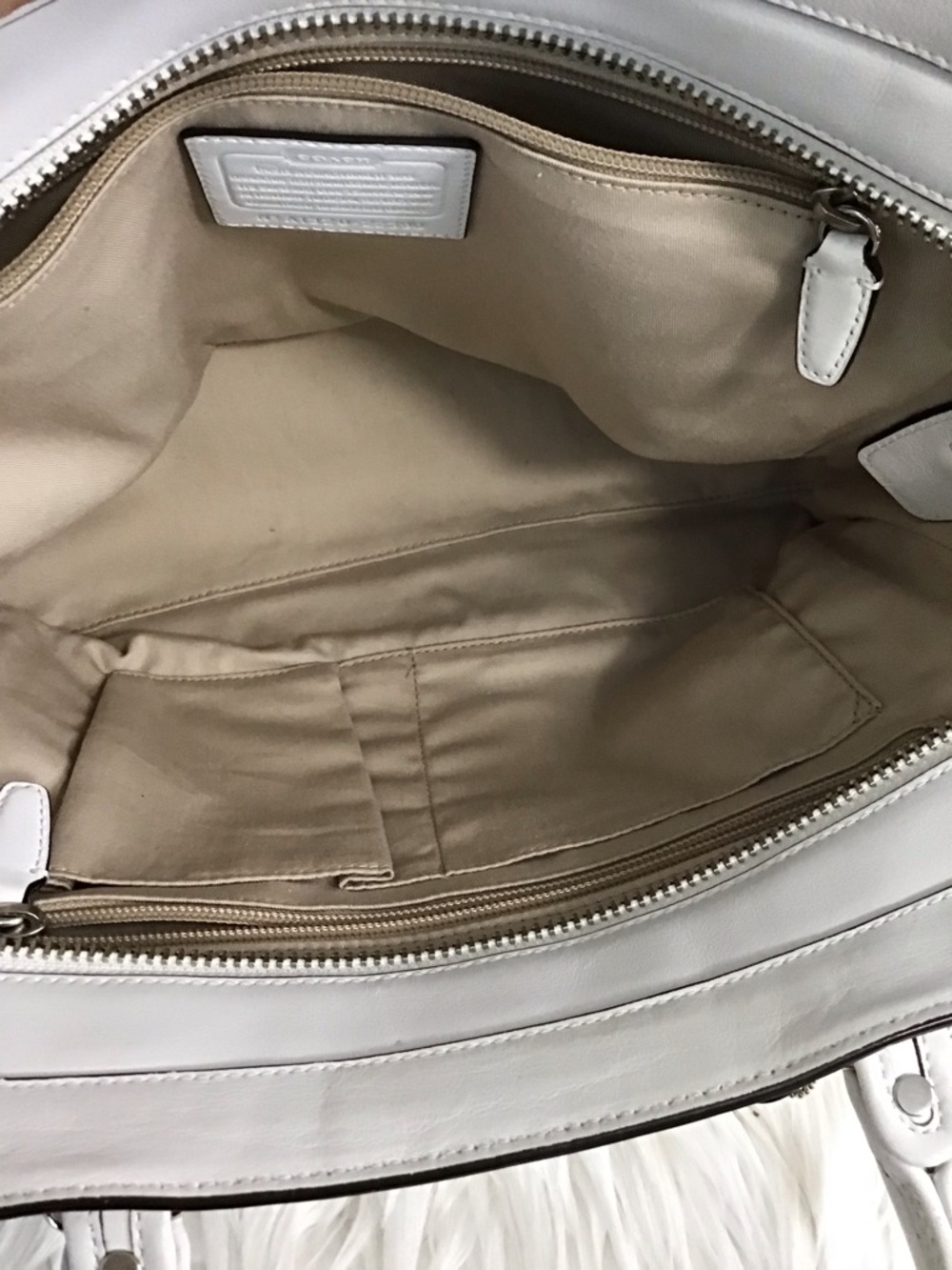 Coach Legacy Perforated Leather Candace Carryall White - Picture 15 of 16